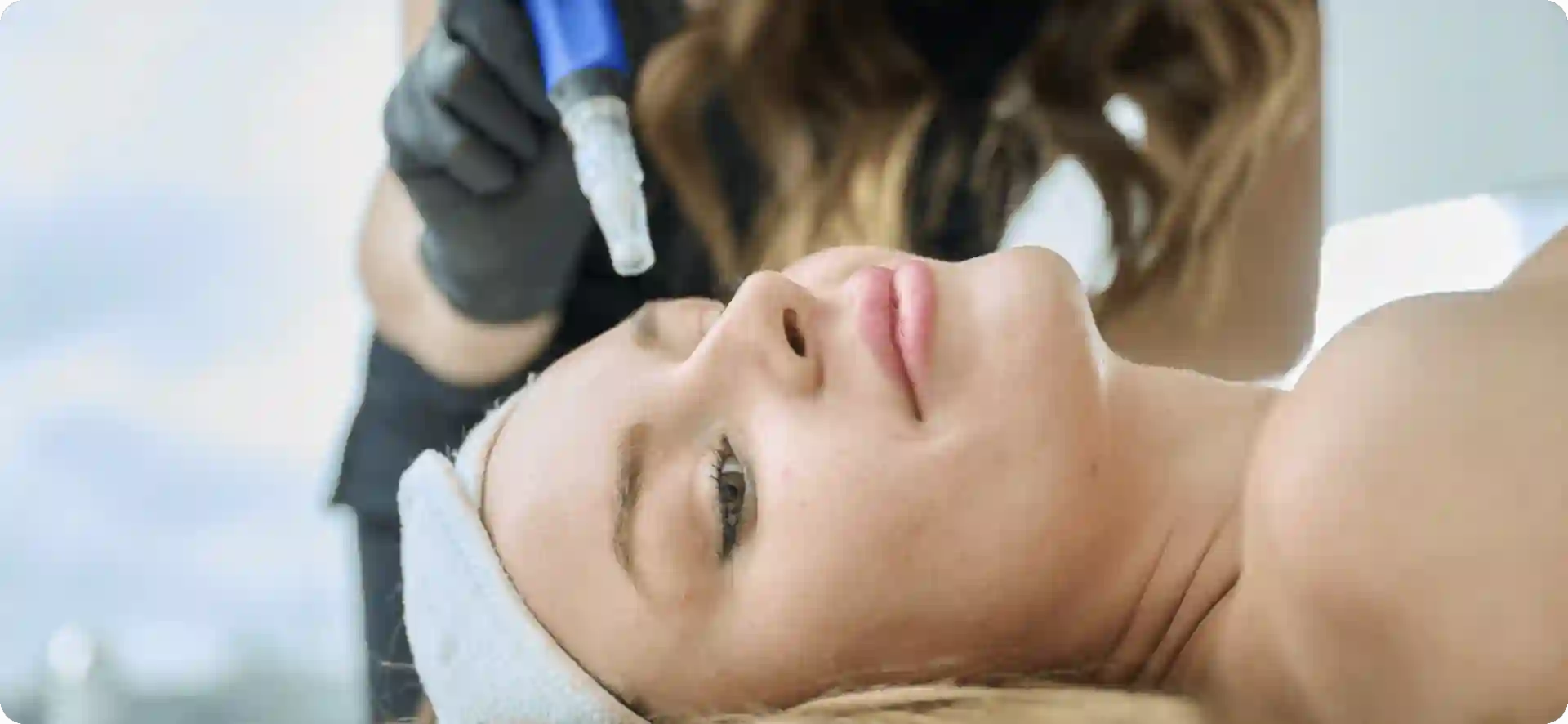 How Do Microneedles Trigger New Collagen and Elastin in Loose Skin Kilburn?